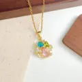 Vista dettagliata della collana con ciondolo a fiore in zircone cubico squisito per donne. - Stile Farfalla Grappolo di Fiori (XL1200-400) / Oro