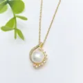 Elegante collana con ciondolo di perle geometriche e pietre scintillanti per donne. - Stile Perla Geometrica (XL1200-2)