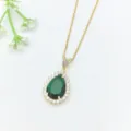 Elegante collana con ciondolo a goccia in zircone verde e finitura color oro per donna. - Stile Forma a Pera Verde (XL1200-349) / Oro