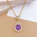 Dettaglio squisito di collana con ciondolo a goccia in zirconia viola, gioielli oro. - Zirconia Viola (XL1200-319)