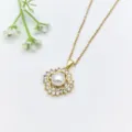 Collana in acciaio inox dorato con ciondolo trifoglio e perla, gioiello donna chic. - Stile Quadrifoglio Perla Artificiale Bianca (XL1200-463)