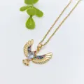 Collana con ciondolo uccello dorato con zirconi cubici multicolori e pietra a goccia - Stile Ali D'Uccello (XL1200-263)