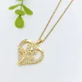 Dettaglio della collana con ciondolo girasole a cuore dorato, gioiello in acciaio. - Stile Lusso Girasole Cuore (XL1200-176)