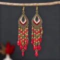 Μακριά boho κρεμαστά σκουλαρίκια με χρυσά φιλιγκράν ρόμβους και κόκκινες χάντρες φούντες. - Στυλ Μεταλλικό Πλέγμα Ρουμπίνι(XL2173-41)