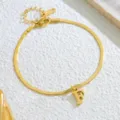 Edler Edelstahl Gold Snake Chain Fußkettchen mit Buchstabe F Anhänger, schicker Schmuck. - Buchstabe F