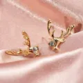Xrysa skoularikia me kerata elafiou kai lampera strass gia gynaikes elegant design style. - Σκουλαρίκια Καρφωτά Κέρατα Ελαφιού Στρας(XL1618-13)