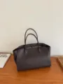 Dark brown leather tote bag detail, minimalist design, premium large capacity handbag style. - Alphabet / 17-Inch Smooth Coffee