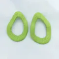 Schicke grüne umwickelte unregelmäßige geometrische Ohrringe für Damen, einzigartiger Schmuck. - Grün