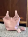 Rosa leder eimer tasche für frauen, stilvolle henkeltasche mit verstellbarem schulterriemen. - S / Rosa