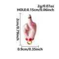 Detailaufnahme eines 3D-Mittelfinger-Anhängers in Rosa mit den genauen Maßangaben - Rosa Handgesten-Stil (B387-G)