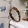 Elegante cerchietto per capelli largo tartarugato da donna, accessorio vintage chic. - Cerchietto Largo con Denti Antiscivolo / Tartarugato Rosa Chiaro