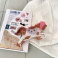 Jolie pince à cheveux poney grand format acétate requin pince détail de produit vue. - Style Poney Tacheté avec Chapeau Rose