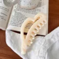 Pinza para el pelo con corazón blanco minimalista, accesorio elegante y dulce para uso diario. - 12.5cm / Blanco Vainilla Gelatina