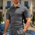 Set casual da uomo con polo a maniche corte in jacquard e pantaloncini per l'estate. - Grigio scuro