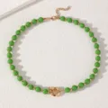 Grüne Perlenkette mit goldenen Akzenten und Frontverschluss modischer Schmuck - Grüne Halskette
