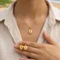 Goldene Kauri-Muschel Halskette und Ohrringe Set, elegante Strand Stil Schmuck für Damen. - Muschel-Stil (SZS0019taozhuang) / Gold