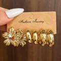 Elegantes Set aus chunky goldenen Metall Ohrringen Vintage Blumen Creolen Schmuck für Damen - Gold Floral Geometrisches Set
