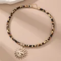 Leopardmuster Samt Choker Halskette mit goldenem Sonnen Anhänger, modischer Damenschmuck. - Sonnengesicht Anhänger Stil