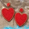 Orecchini a cuore con perline rosse, elegante design europeo e americano chic. - Perline di Riso Rosse