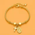 Bracciale catena serpente dorata con ciondolo croce e ritratto, gioiello elegante da donna. - Stile E