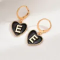 Französische Herz Buchstabe E Ohrringe elegante vergoldete schwarze Emaille Creolen Schmuck - Herz Buchstabe E Stil