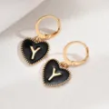 Detailansicht modischer Buchstaben Herz Creolen Ohrringe für Damen, eleganter Schmuck. - Herz Buchstabe Y Stil