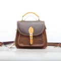 Borsa a tracolla retrò in vera pelle da donna con motivi vintage goffrati unici. - Marrone