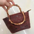 Vintage reliëf lederen handtas met bamboe handvat bruine retro stijl mini handtas - Rozerood