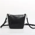 Borsa a tracolla classica in pelle nera, elegante borsa da donna semplice e pratica. - Nero