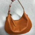 Borsa a tracolla hobo da donna in vera pelle conciata al vegetale marrone elegante - Marrone