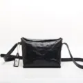 Borsa a tracolla nera in vera pelle da donna, elegante borsa a sella vintage con cinturino regolabile. - Nero