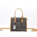 Sac a main carre en cuir veritable pour femme, style retro avec bandouliere et motif. - Vert écume