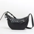 Borsa a tracolla mezzaluna in pelle nera, elegante borsa hobo capiente da donna. - Nero