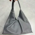 Borsa hobo in pelle grigia, elegante borsa a spalla morbida, borsa casual da donna quotidiana. - Grigio scuro