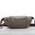 Herren Brusttasche aus echtem Leder stylische Taillentasche Freizeit Umhaengetasche Reissen - Khaki
