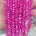 Fuchsiaroze schelp chip kralen 3-5mm onregelmatige stenen voor het maken van sieraden - Rozerood