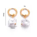 Boucles d'oreilles créoles en acier doré avec perle baroque 30mm - Perle Irrégulière Ornée de Perles Dorées (DY920) / Or
