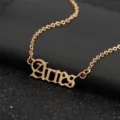 Goldene Widder Sternbild Halskette mit vintage Buchstaben. Eleganter Schmuck für Damen. - Widder