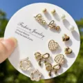 Goldene Perlen Ohrringe Set, süße Schleife und Herz Design Modeschmuck Variante für Damen. - Perlen Stilset (EZ5860)