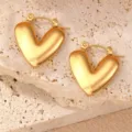 Schicke vergoldete Herz-Creolen für Damen, stilvoller Edler-Schmuck aus Edelstahl für den Alltag. - Glatte Herzohrringe (ES0009jinse)