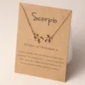 Skorpion Sternbild Strass Halskette auf brauner Papierkarte fur Damen tagliches Schmuckgeschenk. - Skorpion / Gold