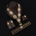 Elegantes europäisches und amerikanisches hohles Kupfer Halskette Ohrringe Armband Schmuck Set - Großer hohler Anhängerstil (SZ0923) / Gold