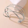 Silberfarbenes, mehrsträngiges Armreif, breiter geometrischer Metallschmuck für Damen. - Mehrschichtiger Verflochtener Silber Stil (BZ2152baik-I)