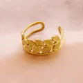 Anillo abierto de hoja en acero inoxidable dorado, joya de moda minimalista elegante. - Estilo hoja n.º 1