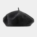 Close-up of the dark grey wool beret showing soft texture and classic painter hat design. - Recommended Head Circumference 56-59 cm (Elastic, Non-adjustable) / Dark Gray