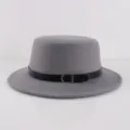 Cappello piatto in feltro grigio con fibbia in pelle nera cappello retrò autunno inverno - Taglia unica / Stile Anello in Pelle / Grigio