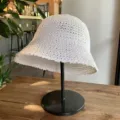 Witte handgeweven strooien hoed voor dames, ideaal voor zonbescherming in de zomer - Eenvoudige Vissershoed Stijl / Wit
