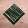 Pañuelo de bolsillo verde para hombre en seda con estampado de teckel y borde. - Color 007