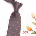 Corbata de hombre de lunares tejida en espiga clásica detalle vista de cerca estilo - Color 003