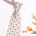 Elegant silk jacquard men's necktie with classic floral foulard pattern for formal business. - Color 019